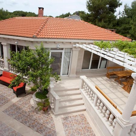 Apartments Barba Petra Dvori Sumartin Εξωτερικό φωτογραφία