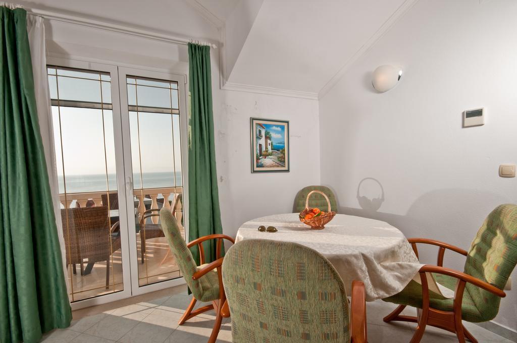 Apartments Barba Petra Dvori Sumartin Εξωτερικό φωτογραφία