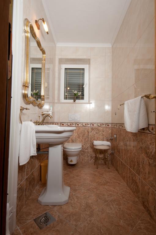 Apartments Barba Petra Dvori Sumartin Εξωτερικό φωτογραφία