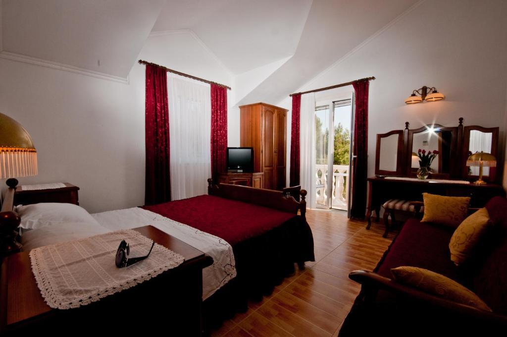 Apartments Barba Petra Dvori Sumartin Δωμάτιο φωτογραφία