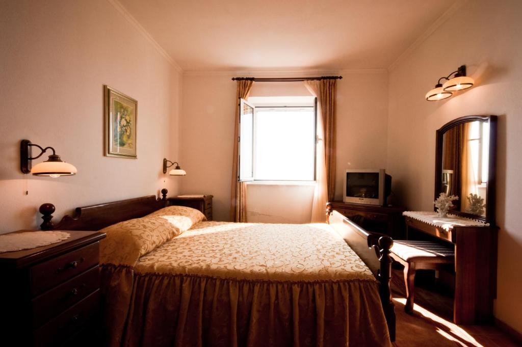 Apartments Barba Petra Dvori Sumartin Δωμάτιο φωτογραφία