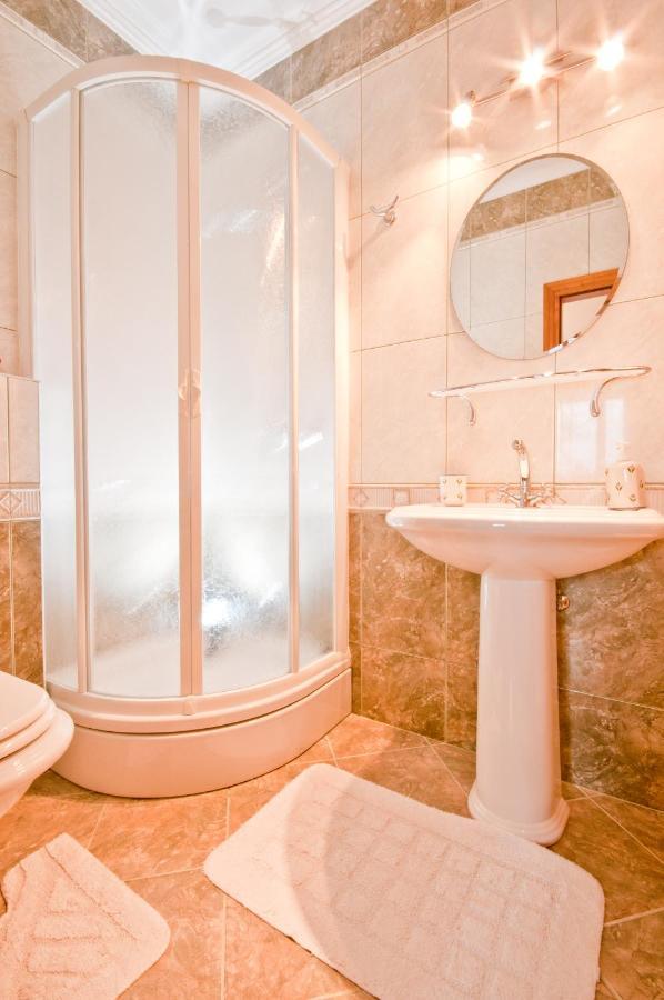 Apartments Barba Petra Dvori Sumartin Εξωτερικό φωτογραφία